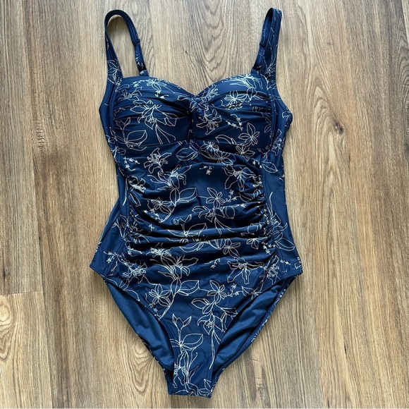 Niptuck Swim 1 Piece Swimsuit 6 Navy Silver Slimming Multi Fit Bra Cup Ruching - Picture 1 of 8
